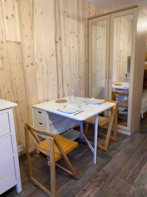 Studio Refait A Neuf Avec Balcon - Famille - Parking Couvert Chamrousse Extérieur photo